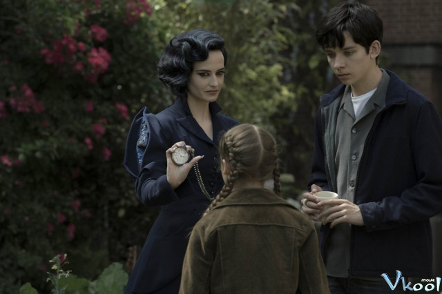 Xem Phim Mái Ấm Lạ Kỳ Của Cô Peregrine - Miss Peregrine's Home For Peculiar Children - Vkool.Net - Ảnh 3