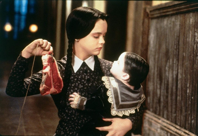 Xem Phim Gia Đình Nhà Addams 2 - Addams Family Values - Vkool.Net - Ảnh 3