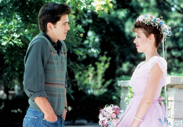 Xem Phim Mười Sáu Ngọn Nến - Sixteen Candles - Vkool.Net - Ảnh 3