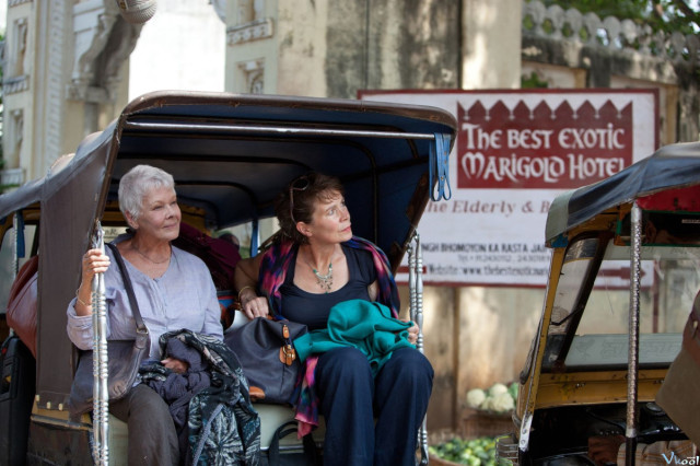 Xem Phim Khách Sạn Hoa Cúc Vàng Nhiệt Đới - The Best Exotic Marigold Hotel - Vkool.Net - Ảnh 3